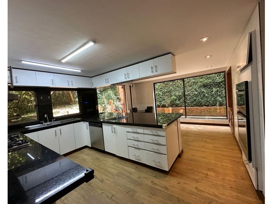 Apartamento de 4 alcobas en venta en Santa Ana Oriental, Bogotá, 309 m² · foto 8 de 20