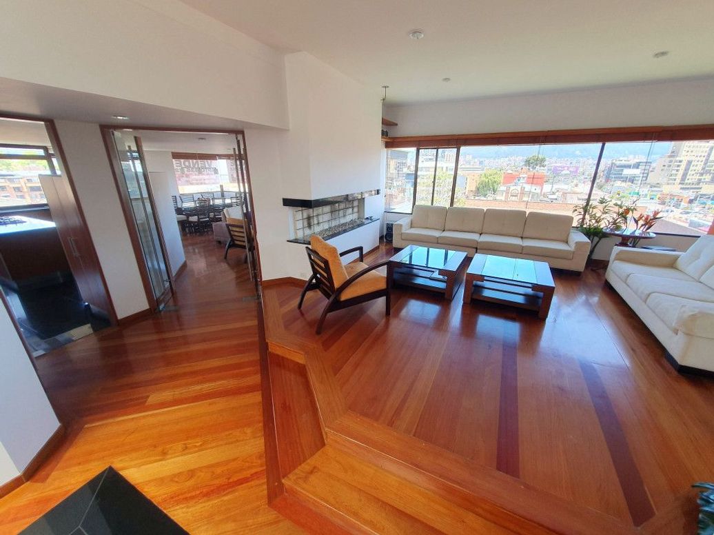 Apartamento de 3 alcobas en arriendo en Puente Largo, Bogotá, 334 m² · foto 2 de 20