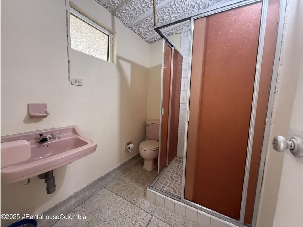 Casa de 6 alcobas en venta en Spring, Bogotá, 230 m² · foto 9 de 20