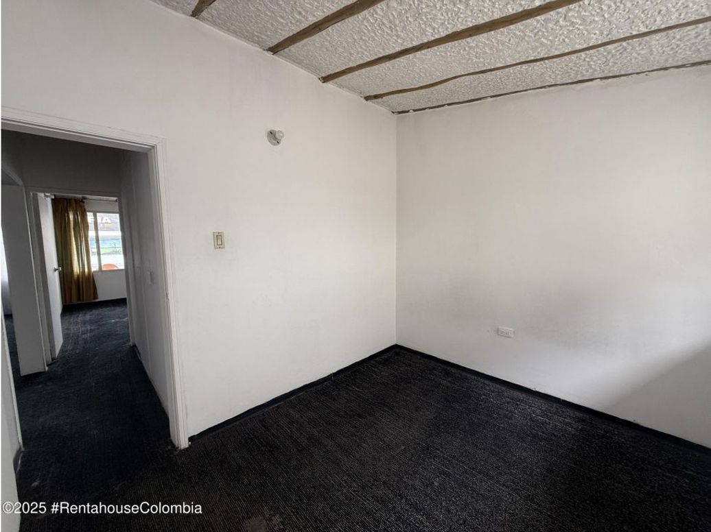 Casa de 6 alcobas en venta en Spring, Bogotá, 230 m² · foto 5 de 20