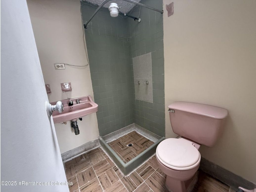 Casa de 6 alcobas en venta en Spring, Bogotá, 230 m² · foto 4 de 20