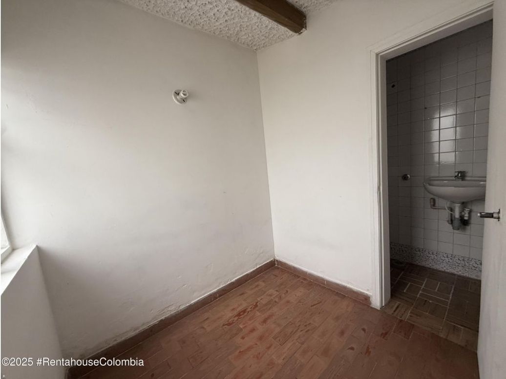 Casa de 6 alcobas en venta en Spring, Bogotá, 230 m² · foto 18 de 20