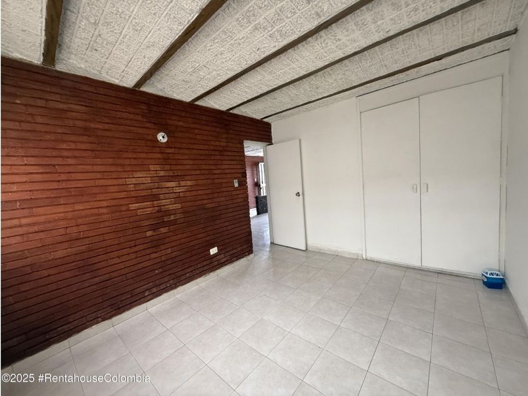 Casa de 6 alcobas en venta en Spring, Bogotá, 230 m² · foto 15 de 20