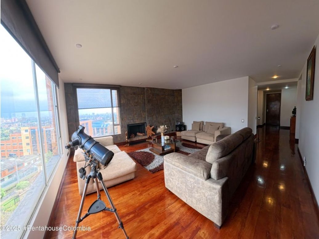 Apartamento de 5 alcobas en venta en Niza, Bogotá, 238 m² · foto 13 de 20