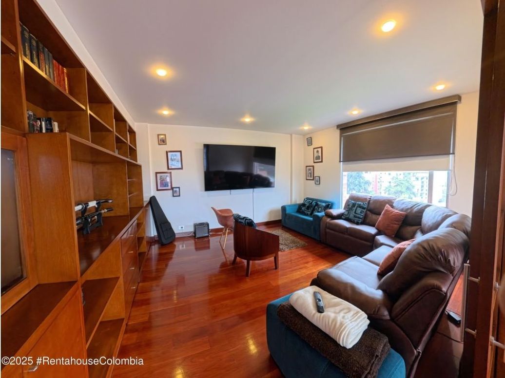 Apartamento de 5 alcobas en venta en Niza, Bogotá, 238 m² · foto 16 de 20