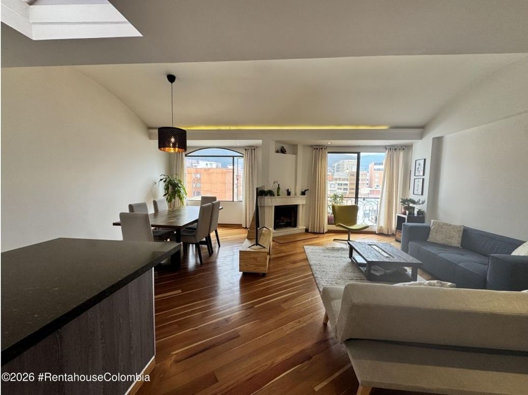 Apartamento de 4 alcobas en venta en Santa Paula, Bogotá, 187 m² · foto 2 de 20