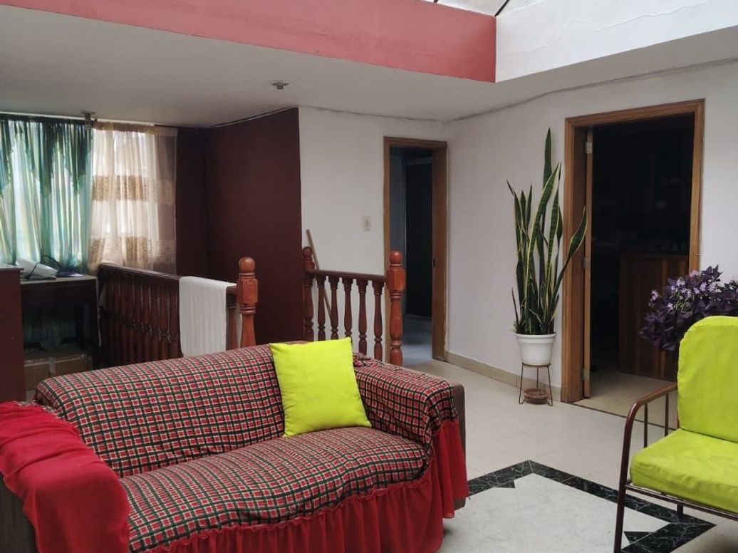 Casa de 5 alcobas en venta en El Guadual, Bogotá, 319 m² · foto 3 de 20