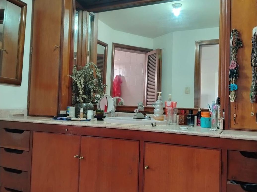 Casa de 5 alcobas en venta en El Guadual, Bogotá, 319 m² · foto 16 de 20