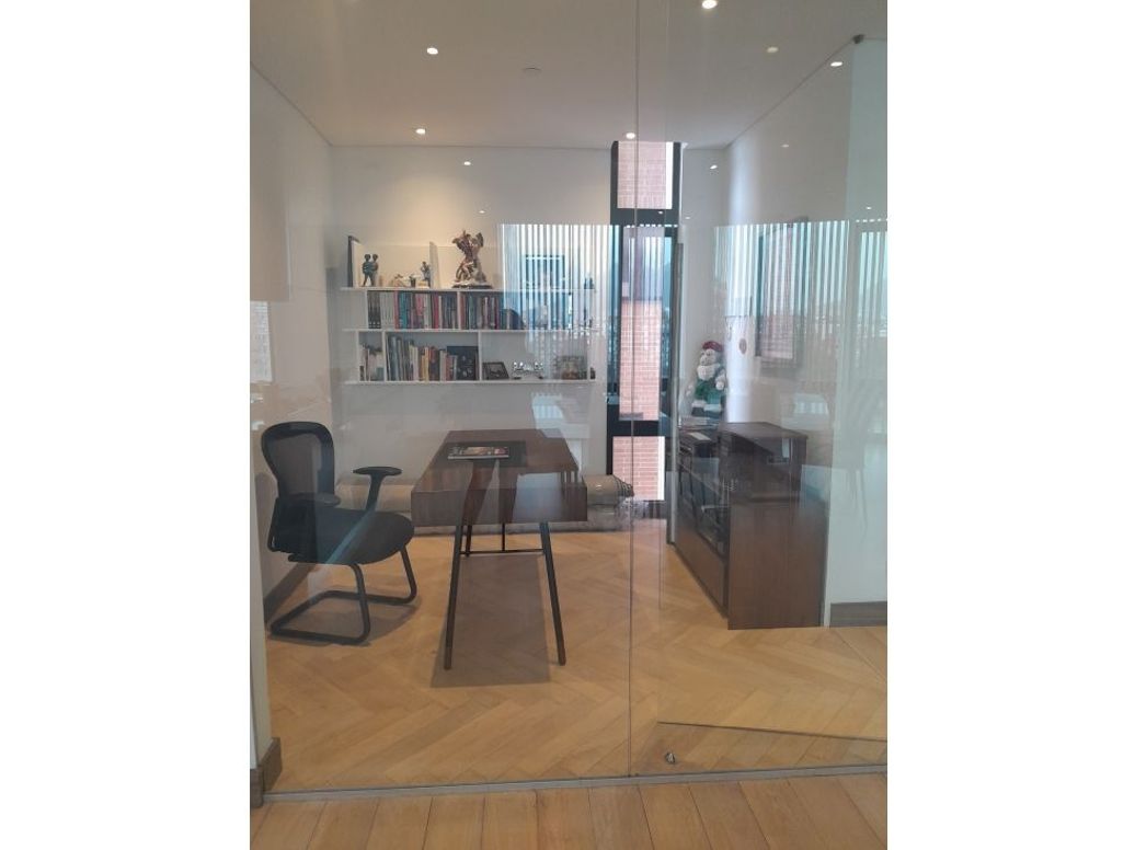 Apartamento de 3 alcobas en venta en San Patricio, Bogotá, 220 m² · foto 6 de 7