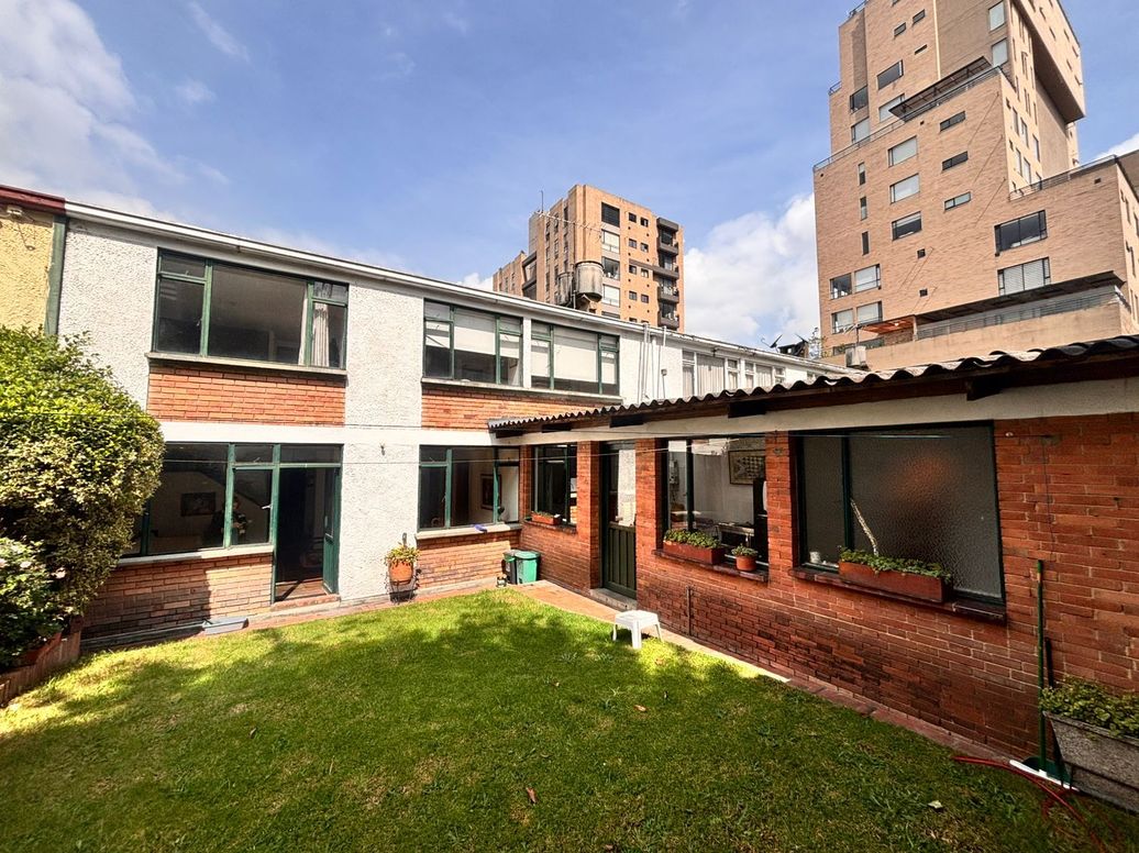 Casa de 5 alcobas en venta en Andes Norte, Bogotá, 150 m² · foto 9 de 16