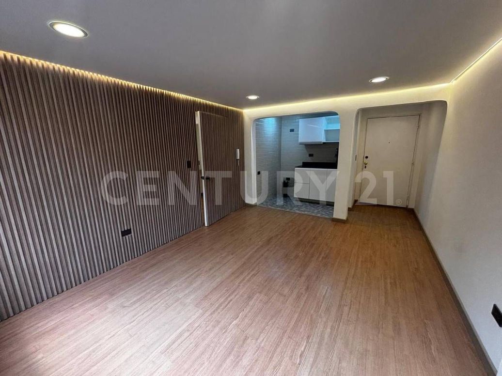 Apartaestudio en venta en Chicó Norte, Bogotá, 46 m² · foto 3 de 9