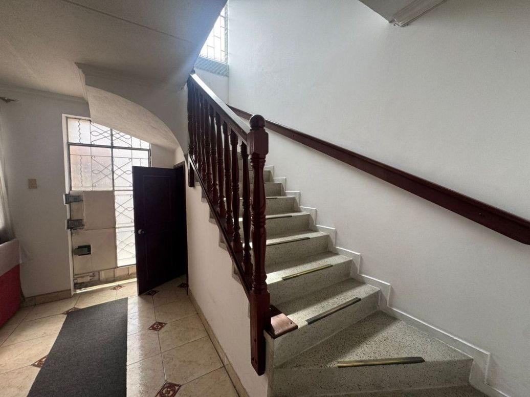 Casa de 5 alcobas en venta en Ciudad Jardín Sur, Bogotá, 139 m² · foto 6 de 18