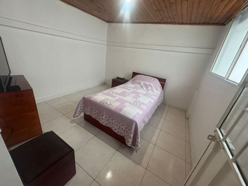 Casa de 5 alcobas en venta en Ciudad Jardín Sur, Bogotá, 139 m² · foto 11 de 18