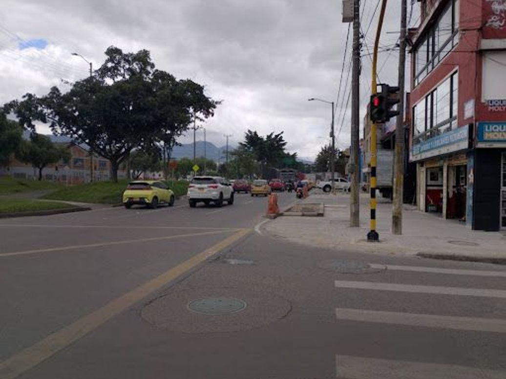 Casa de 9 alcobas en venta en San Francisco, Bogotá, 450 m² · foto 8 de 20
