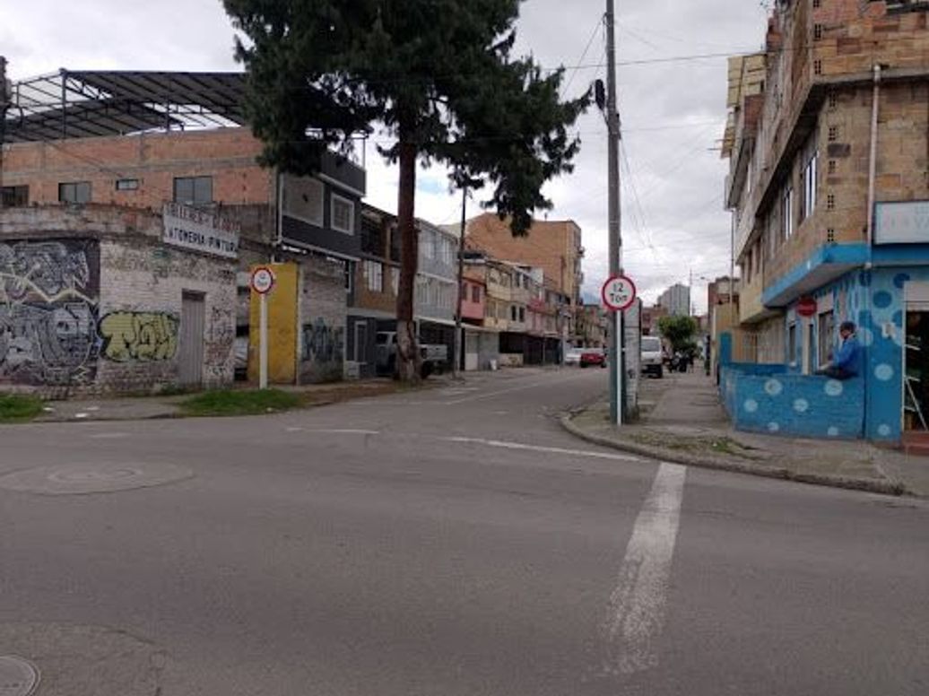 Casa de 9 alcobas en venta en San Francisco, Bogotá, 450 m² · foto 2 de 20