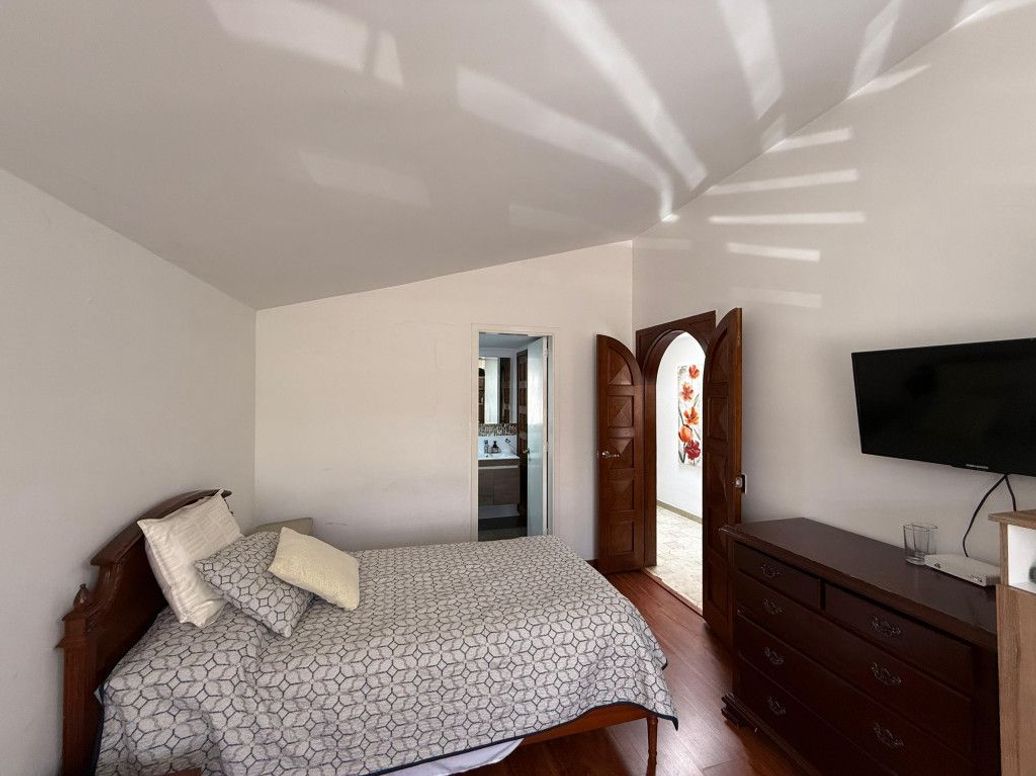 Casa de 5 alcobas en venta en Mónaco, Bogotá, 218 m² · foto 8 de 14