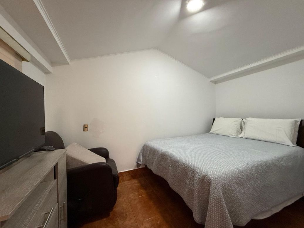 Casa de 5 alcobas en venta en Mónaco, Bogotá, 218 m² · foto 6 de 14