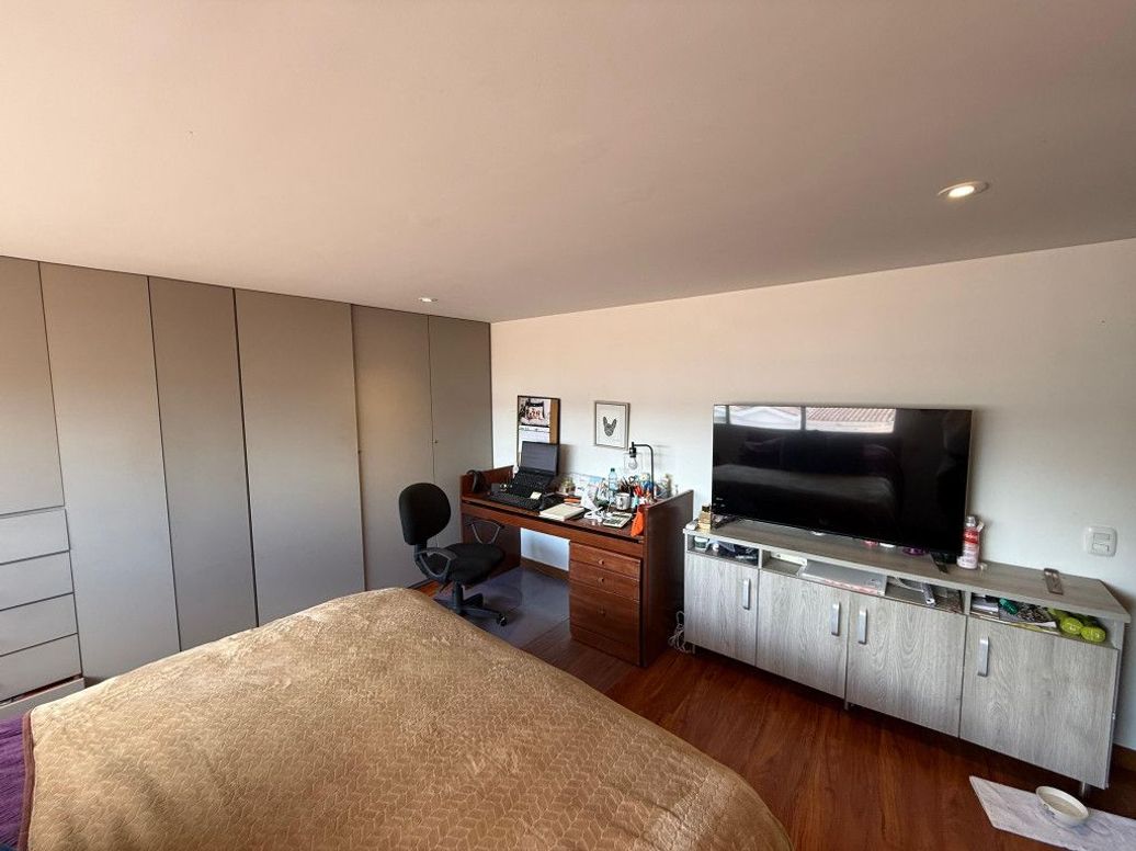 Casa de 5 alcobas en venta en Mónaco, Bogotá, 218 m² · foto 12 de 14