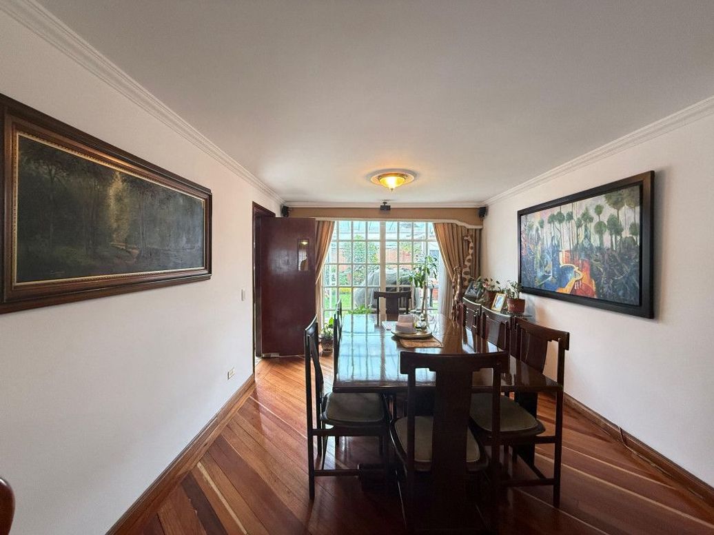 Casa de 4 alcobas en venta en La Esmeralda, Bogotá, 200 m² · foto 6 de 20