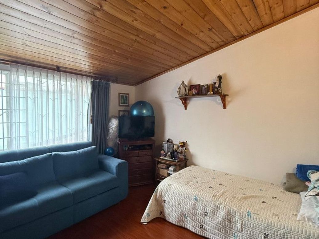 Casa de 4 alcobas en venta en La Esmeralda, Bogotá, 200 m² · foto 18 de 20