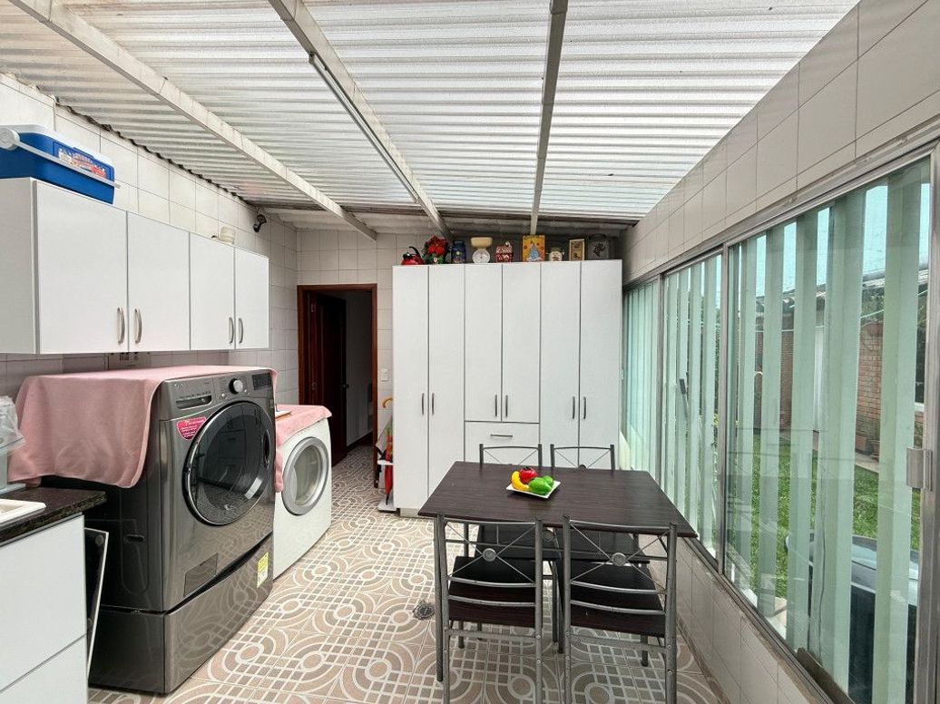 Casa de 4 alcobas en venta en La Esmeralda, Bogotá, 200 m² · foto 12 de 20