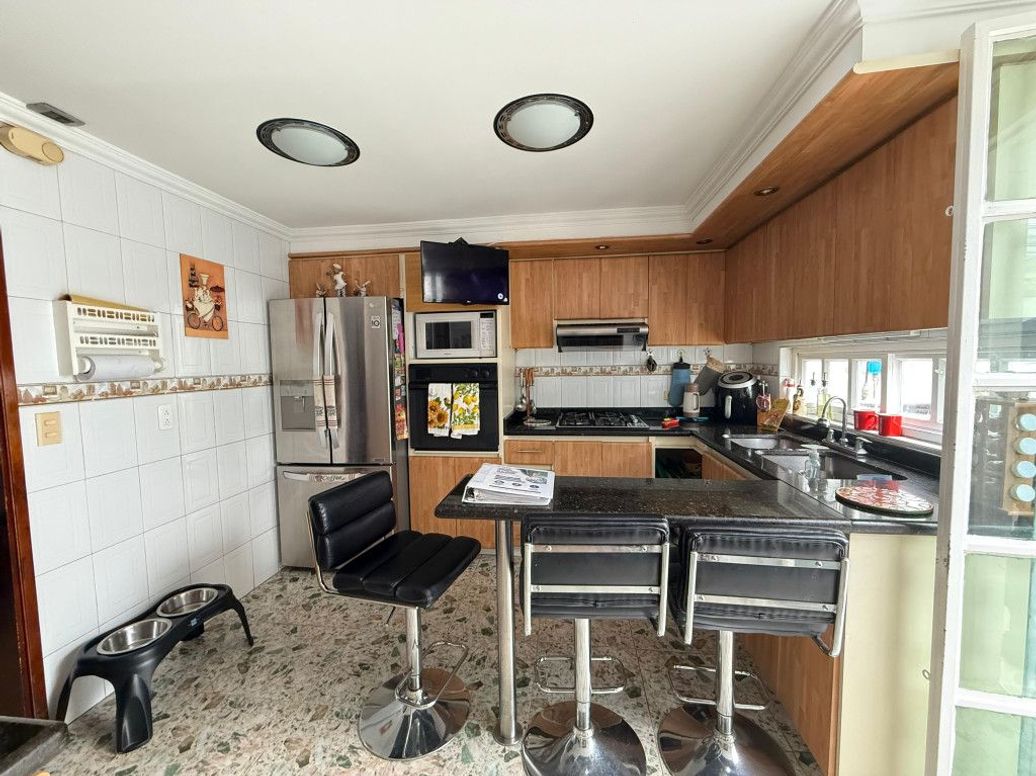 Casa de 4 alcobas en venta en La Esmeralda, Bogotá, 200 m² · foto 14 de 20