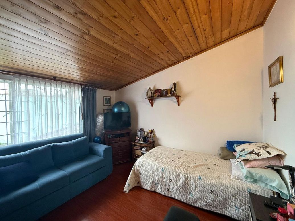 Casa de 4 alcobas en venta en La Esmeralda, Bogotá, 200 m² · foto 19 de 20