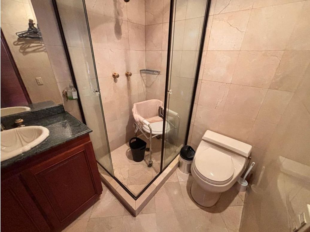 Apartamento de 4 alcobas en venta en Chicó Navarra, Bogotá, 362 m² · foto 16 de 17
