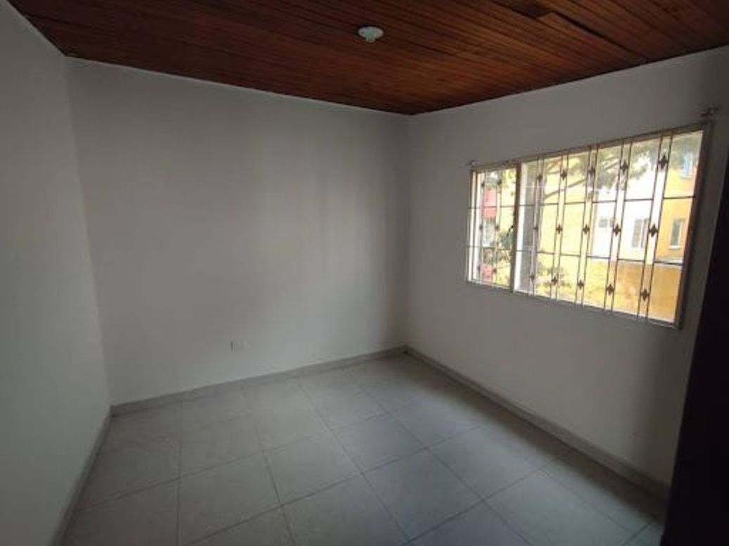 Casa de 5 alcobas en venta en Villas De Granada, Bogotá, 162 m² · foto 5 de 20