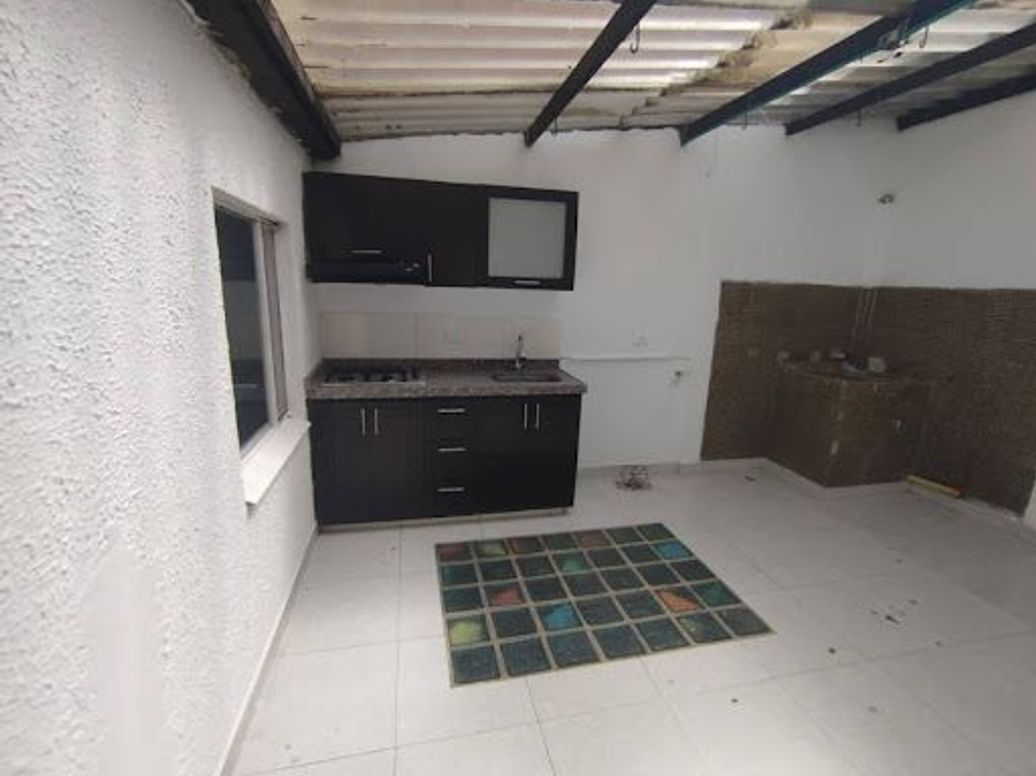 Casa de 5 alcobas en venta en Villas De Granada, Bogotá, 162 m² · foto 2 de 20