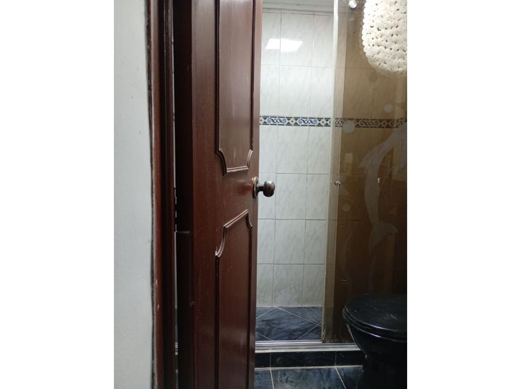 Casa de 8 alcobas en venta en Cundinamarca, Bogotá, 264 m² · foto 7 de 9
