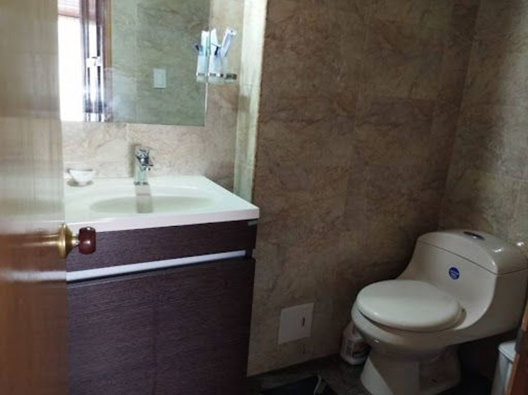Casa de 5 alcobas en venta en Las Villas, Bogotá, 239 m² · foto 15 de 20