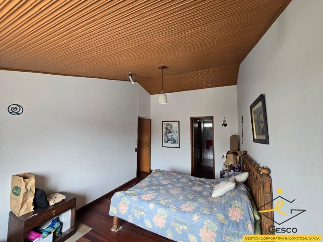 Casa de 4 alcobas en venta en Pontevedra, Bogotá, 238 m² · foto 16 de 20