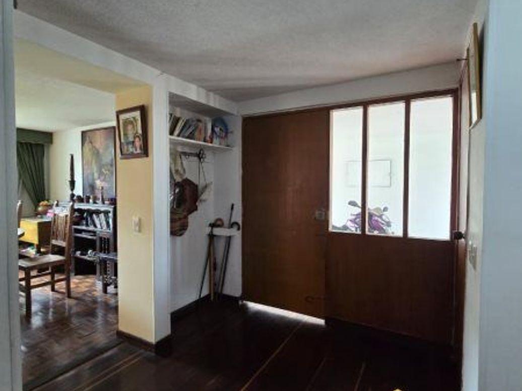 Casa de 4 alcobas en venta en Pontevedra, Bogotá, 238 m² · foto 2 de 20