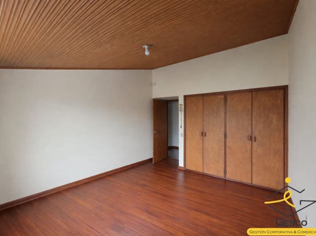 Casa de 4 alcobas en venta en Pontevedra, Bogotá, 238 m² · foto 11 de 20