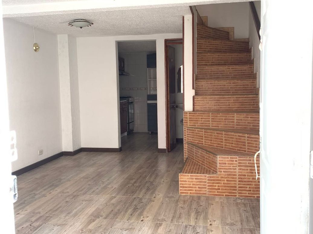 Casa de 4 alcobas en venta en Florencia, Bogotá, 69 m² · foto 2 de 19