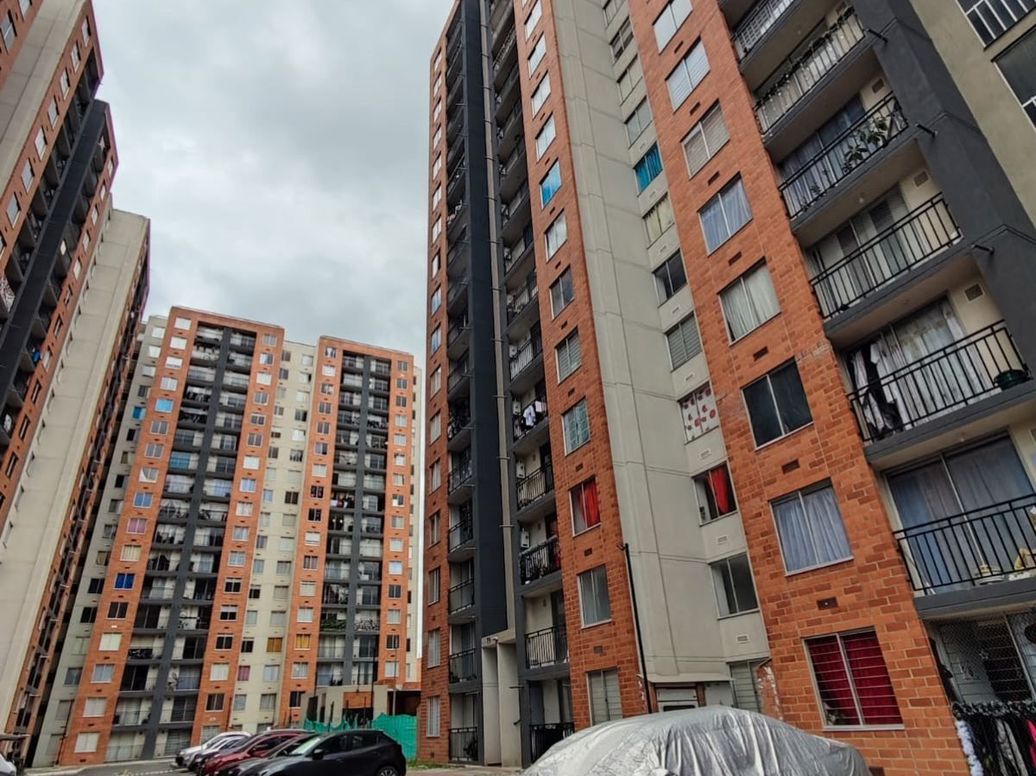 Apartamento de 2 alcobas en venta en Fontibón Centro, Bogotá, 38 m² · foto 2 de 14