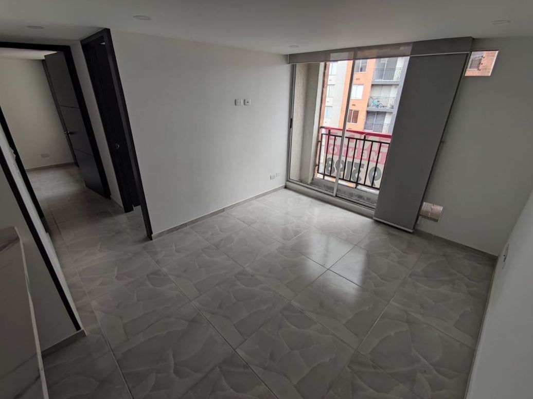 Apartamento de 2 alcobas en venta en Fontibón Centro, Bogotá, 38 m² · foto 7 de 14