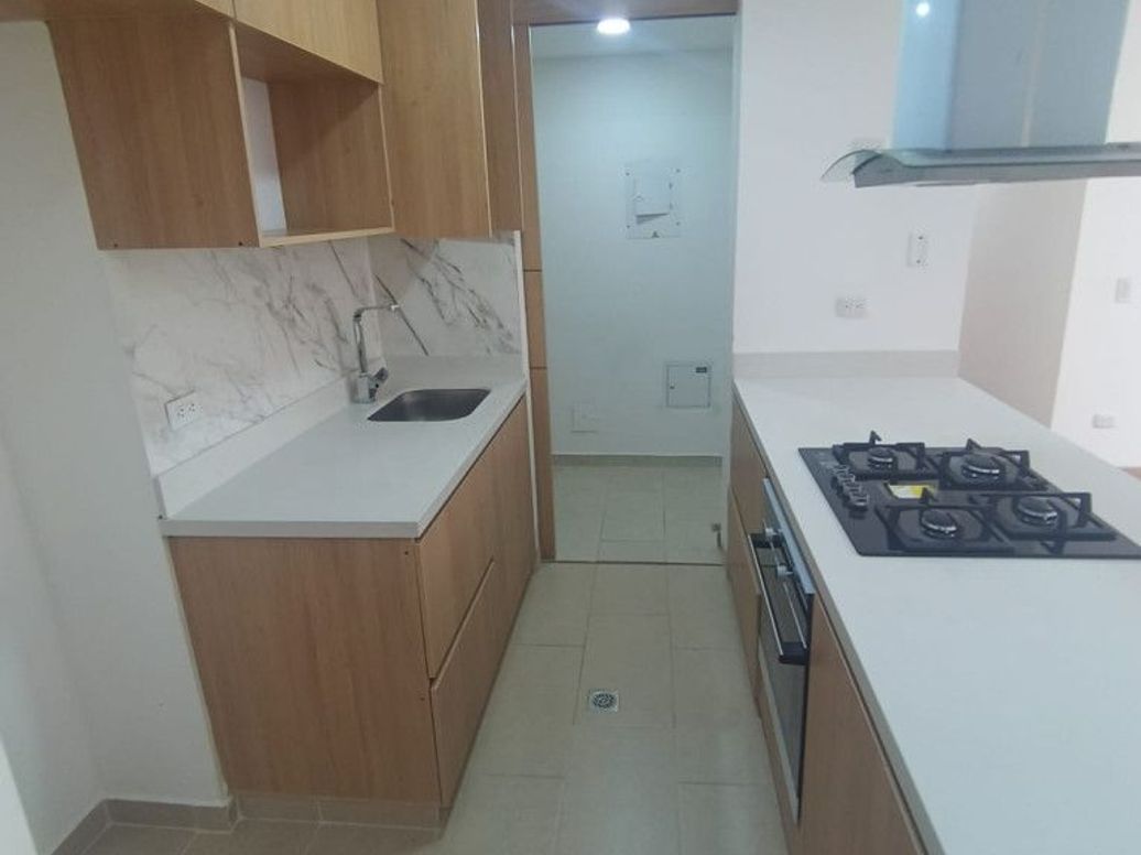 Apartamento de 2 alcobas en venta en Nuevo Contry, Bogotá, 74 m² · foto 2 de 11