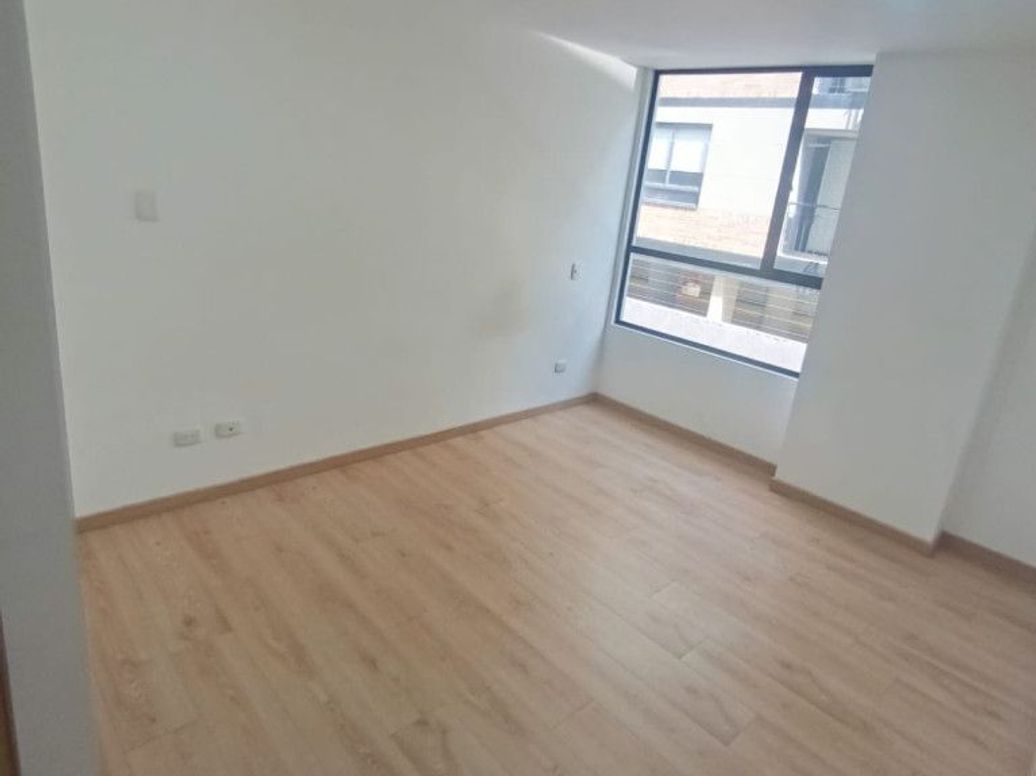 Apartamento de 2 alcobas en venta en Nuevo Contry, Bogotá, 74 m² · foto 5 de 11