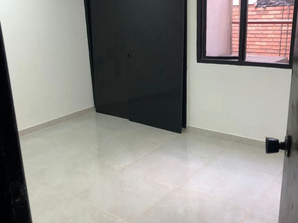 Apartamento de 5 alcobas en venta en San Antonio De Padua, Bogotá, 199 m² · foto 4 de 14