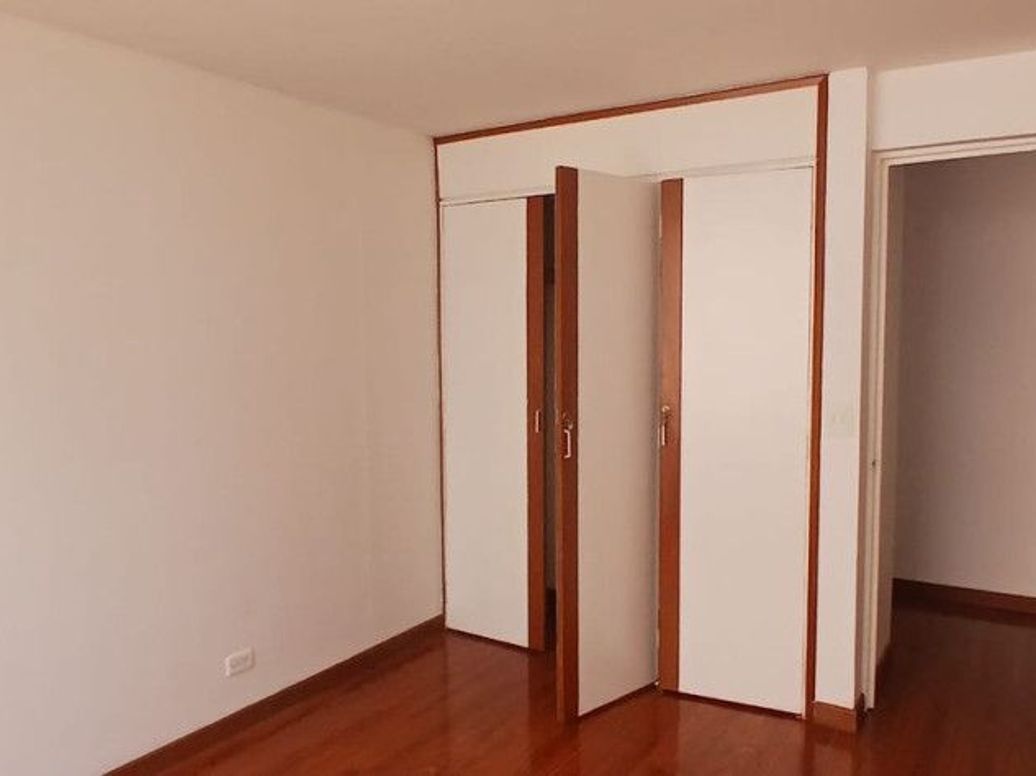 Apartamento de 4 alcobas en venta en Los Cedritos, Bogotá, 102 m² · foto 11 de 20