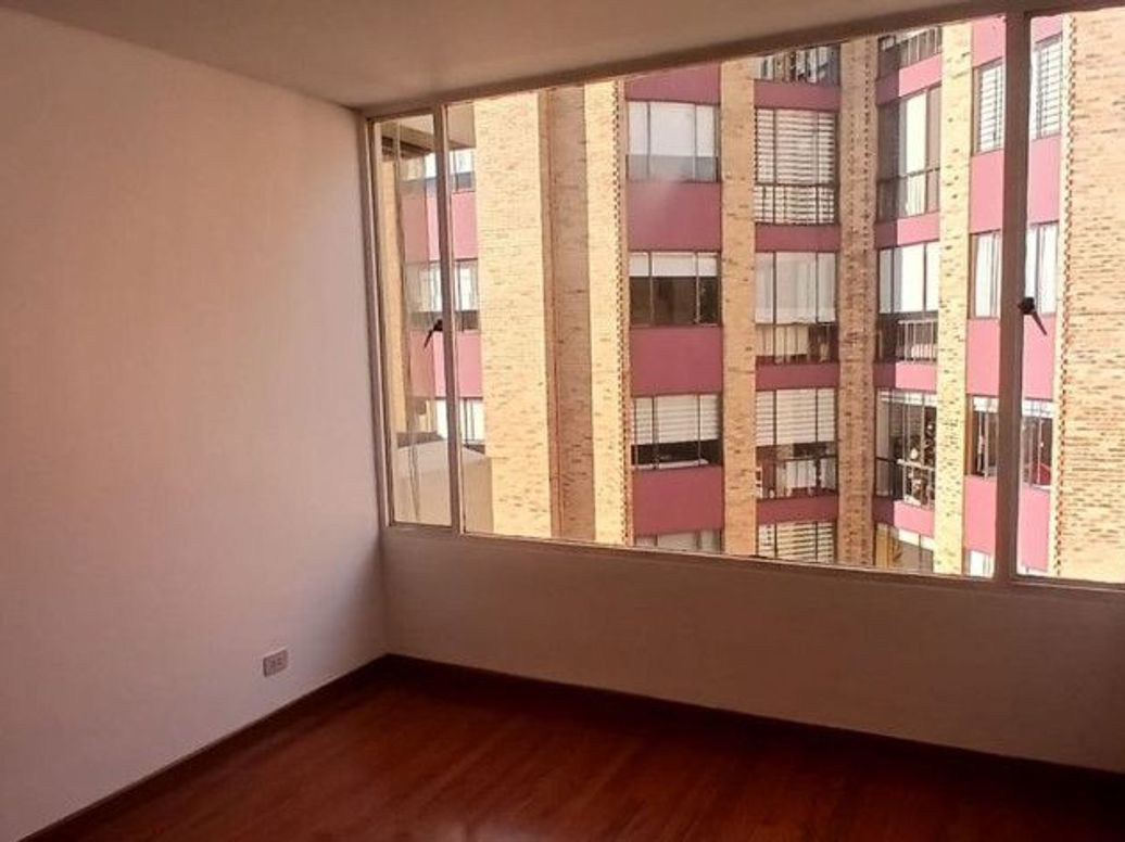 Apartamento de 4 alcobas en venta en Los Cedritos, Bogotá, 102 m² · foto 10 de 20