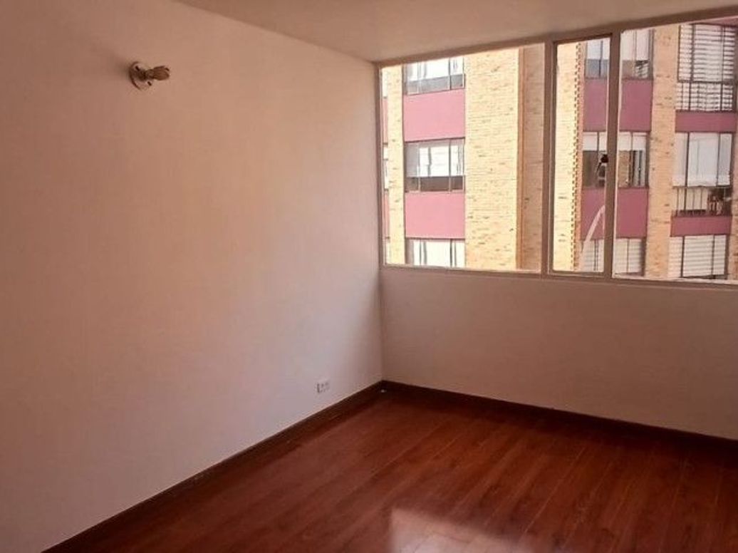 Apartamento de 4 alcobas en venta en Los Cedritos, Bogotá, 102 m² · foto 6 de 20