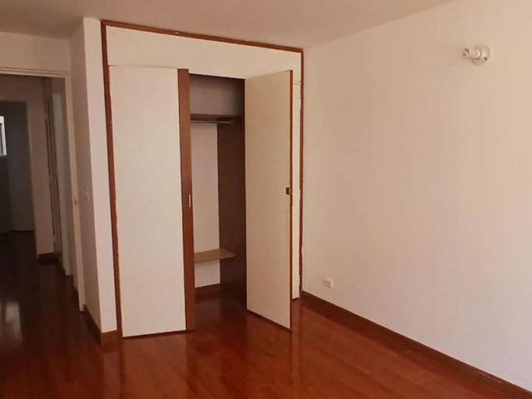 Apartamento de 4 alcobas en venta en Los Cedritos, Bogotá, 102 m² · foto 13 de 20