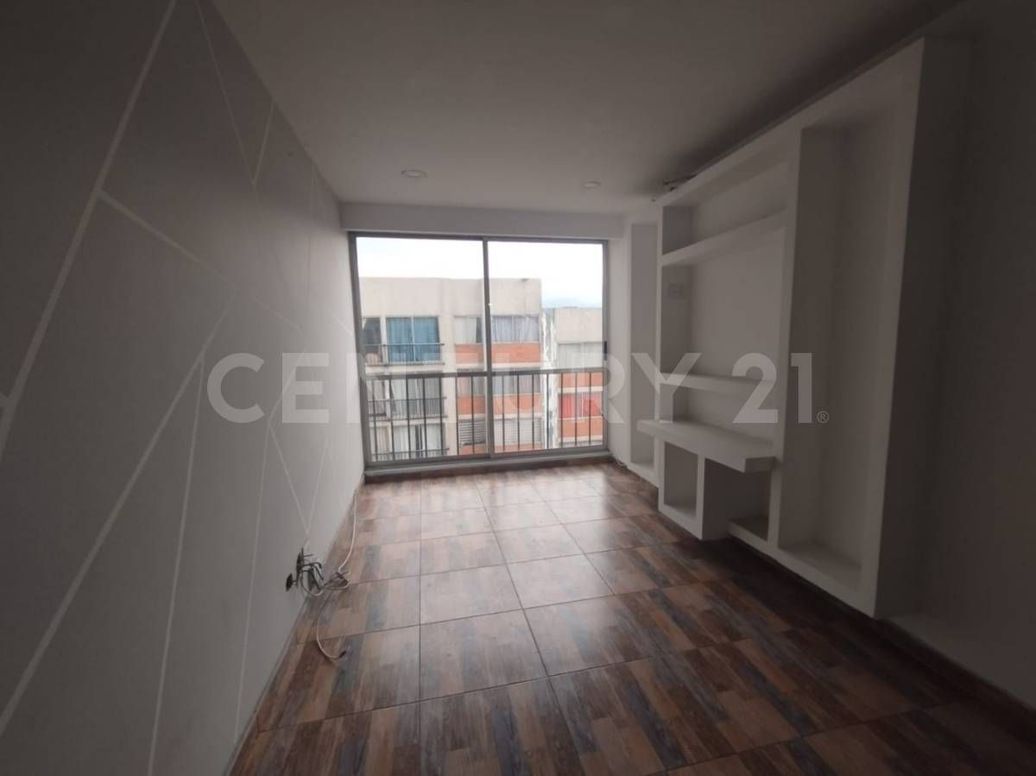 Apartamento de 3 alcobas en venta en Buenos Aires, Bogotá, 48 m² · foto 2 de 11