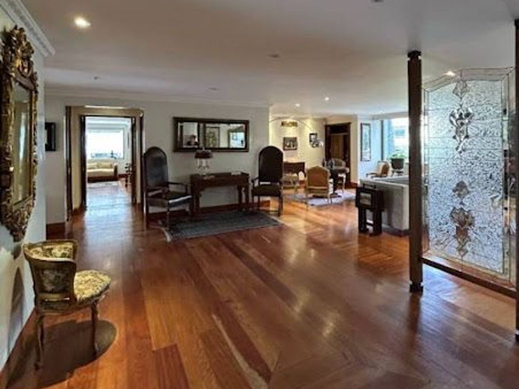 Apartamento de 3 alcobas en venta en El Nogal, Bogotá, 247 m² · foto 4 de 20