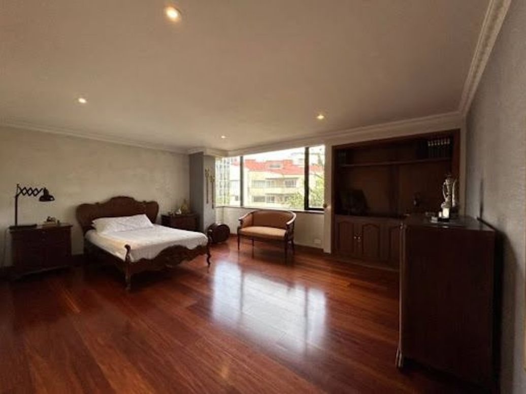 Apartamento de 3 alcobas en venta en El Nogal, Bogotá, 247 m² · foto 15 de 20
