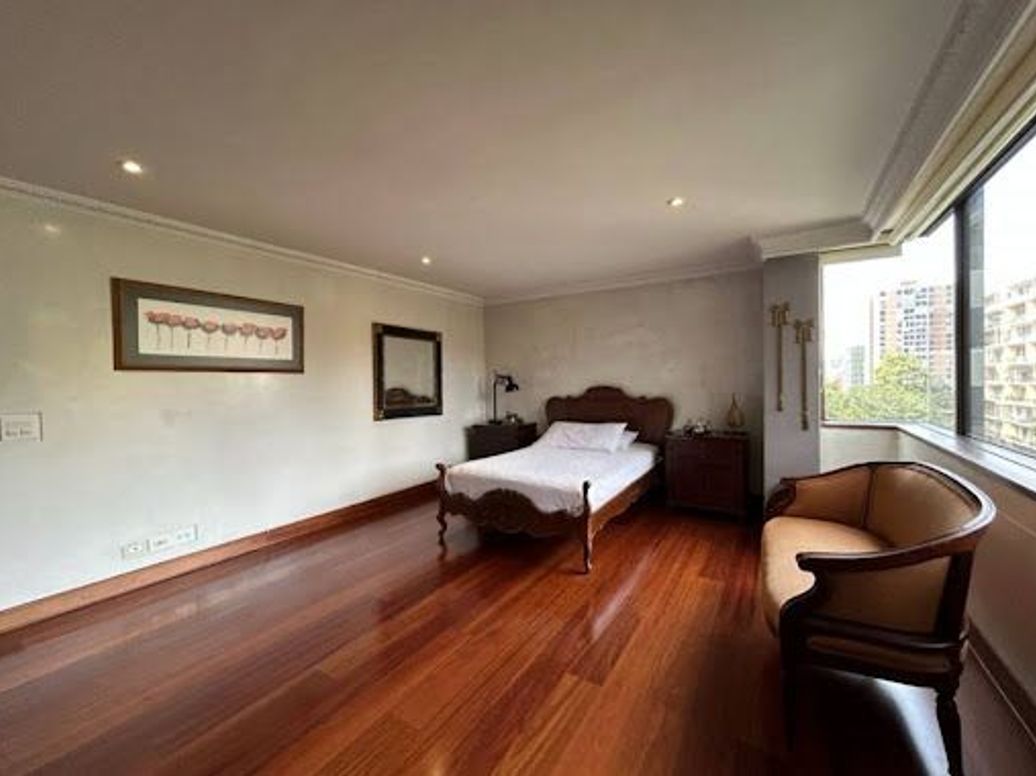 Apartamento de 3 alcobas en venta en El Nogal, Bogotá, 247 m² · foto 17 de 20