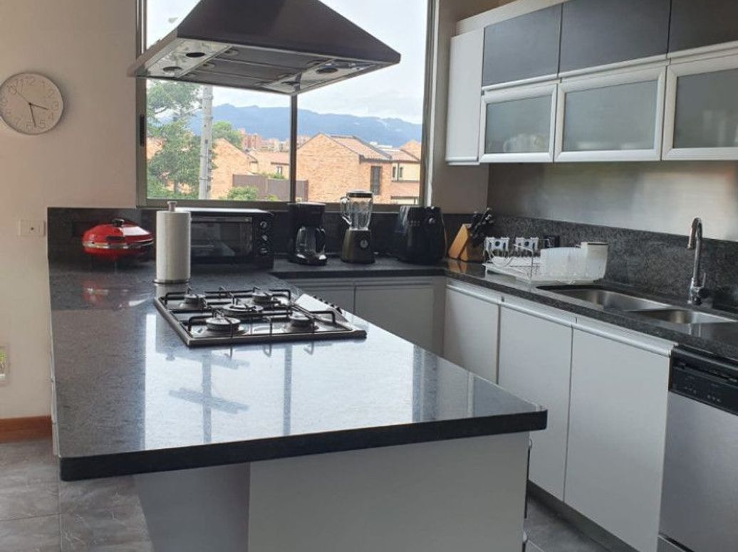 Apartamento de 3 alcobas en arriendo en Atenas, Bogotá, 284 m² · foto 8 de 19